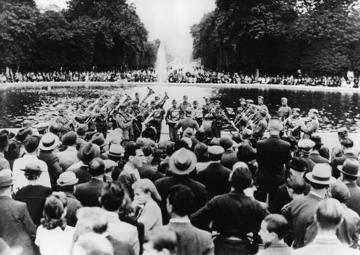 Német katonai koncert a párizsi Tuileriák kertjében, 1940. augusztus 15 alkotó: Unbekannt