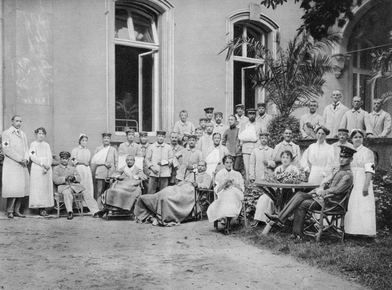 Német nővérek és betegek, Frankfurt am Main, Németország, I. világháború, 1915 alkotó: Unbekannt