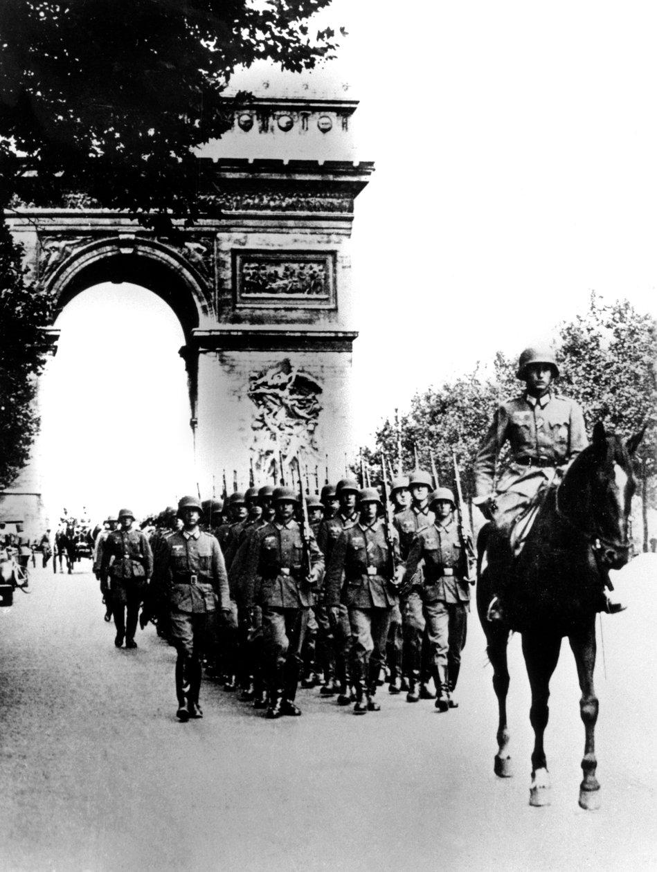 Német csapatok menetelnek a Champs Elysees-n, Párizs, 1940. június 14 alkotó: Unbekannt