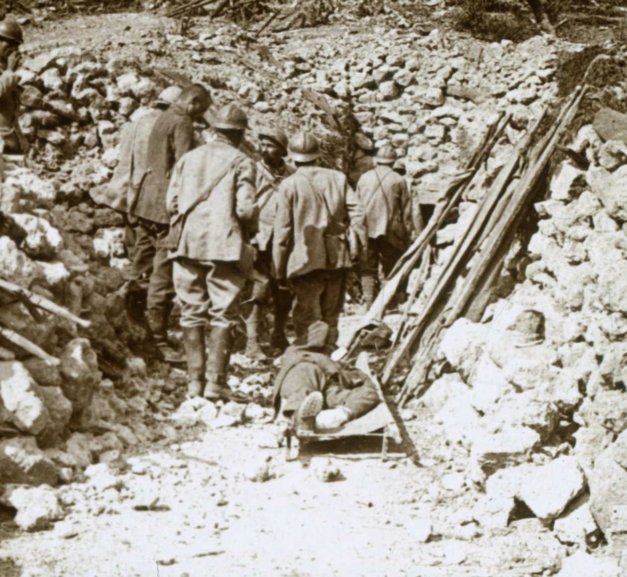 német sebesült, Thiaumont, Verdun, Észak-Franciaország, 1914-c1918 alkotó: Unbekannt