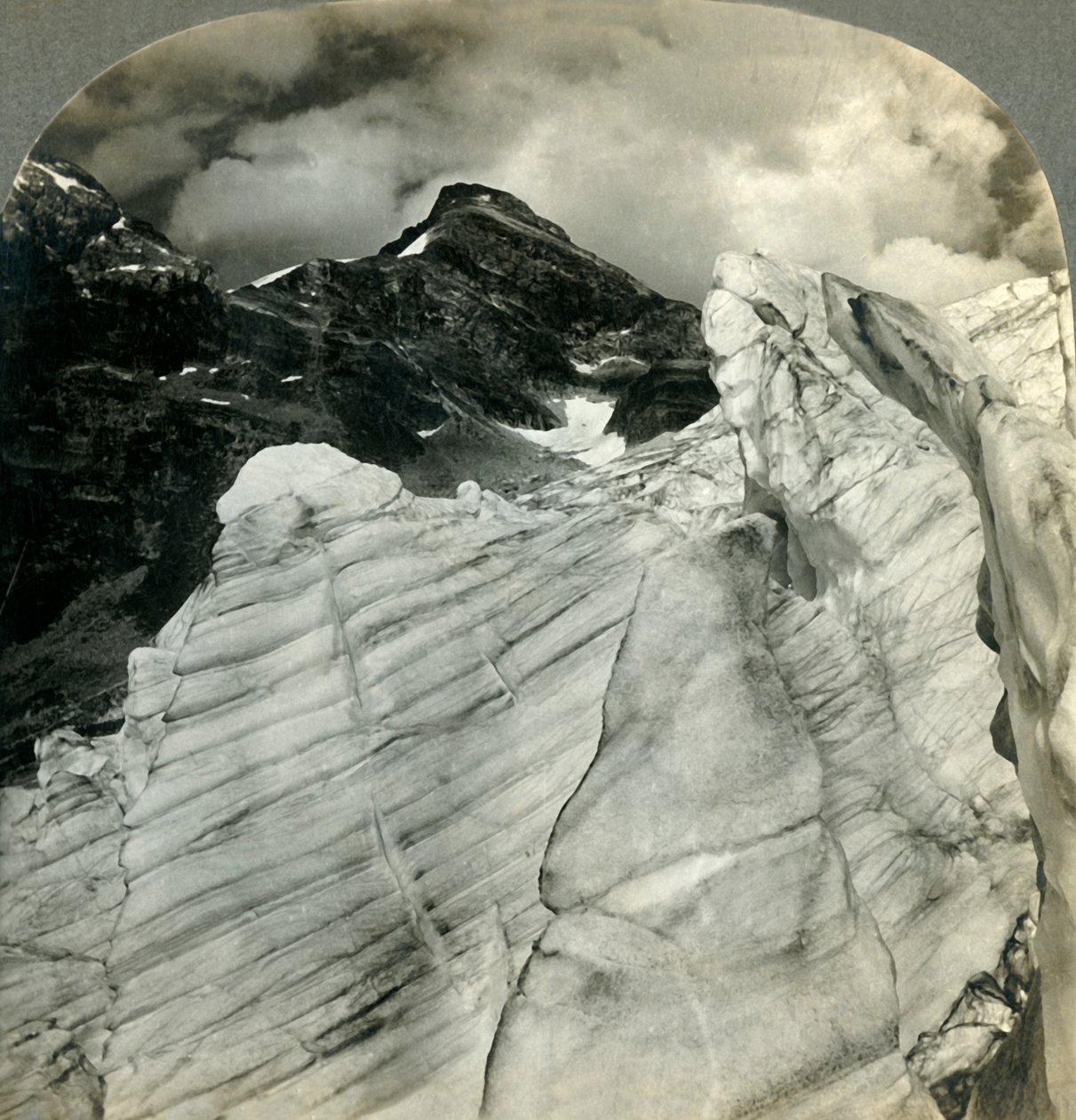 Glacial View in the Canadian Rockies..., ie, Kanada, 1903. alkotó: Unbekannt