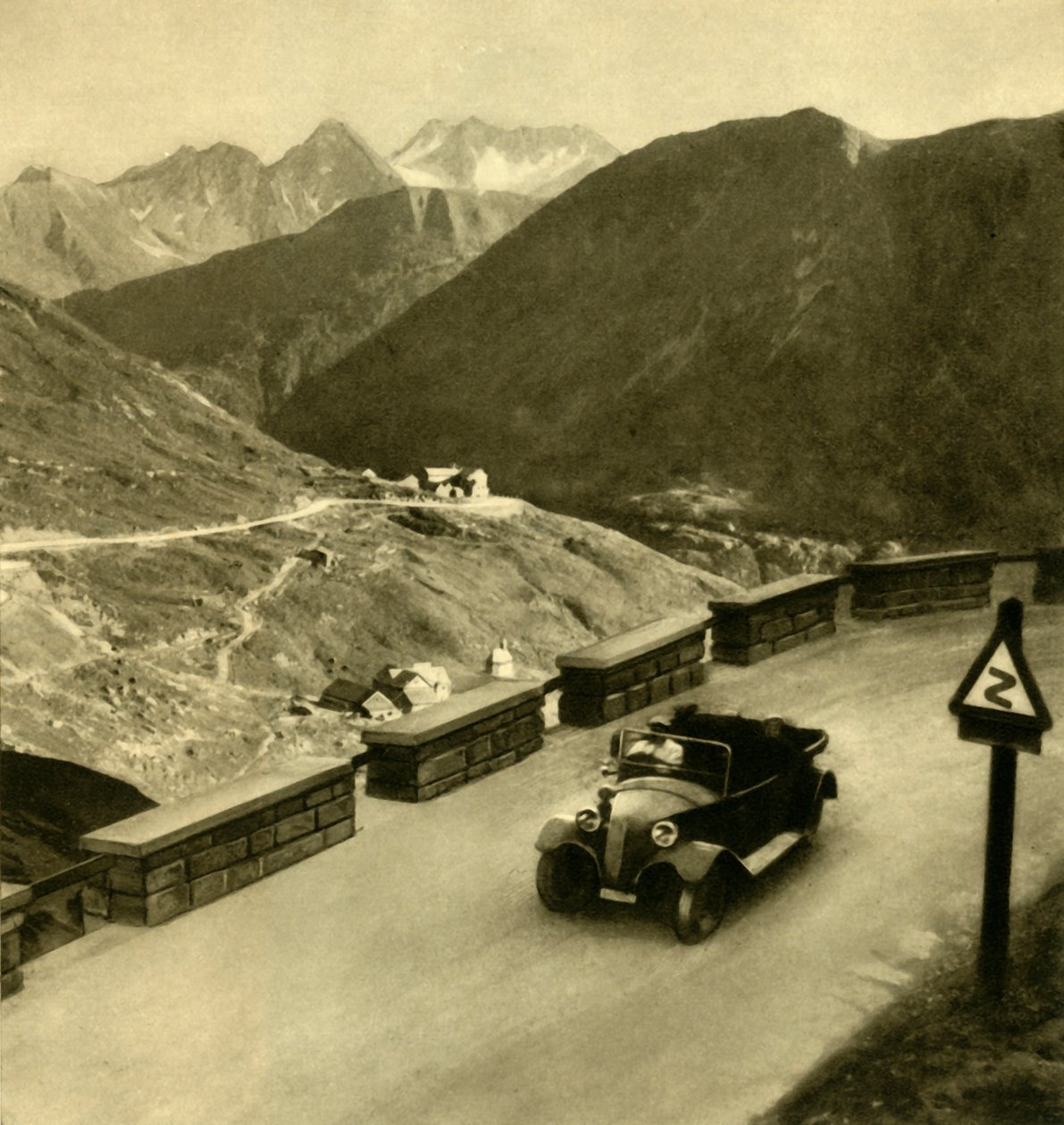 Glocknerhaus a Grossglockner magas alpesi úton, Ausztria, 1935. alkotó: Unbekannt
