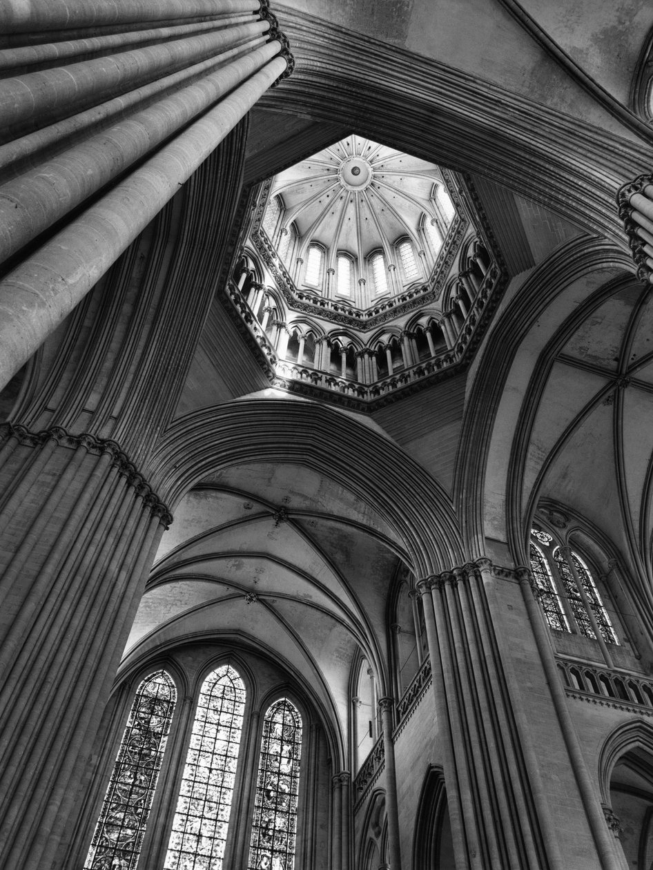 Gótikus művészet: átkelés a kereszthajón és kilátás a lámpás toronyra. 1250 Cathedrale Notre Dame de Coutances (Manche). alkotó: Unbekannt
