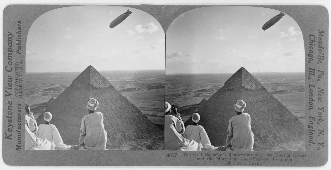 Graf Zeppelin a gízai piramisok felett, 1930 körül (sztereográf) alkotó: Unbekannt