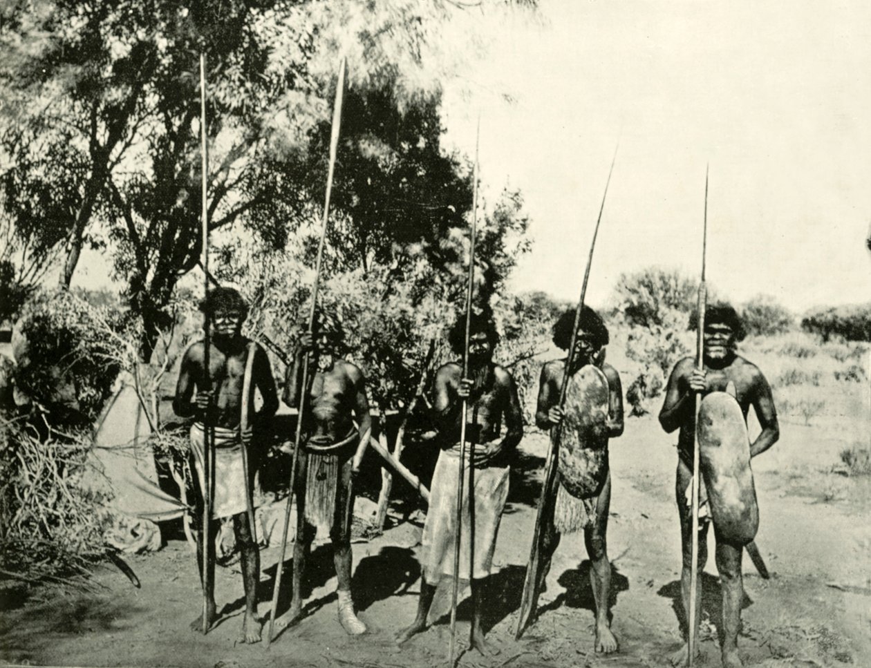 Őslakos férfiak csoportja, Queensland, Ausztrália, 1901. alkotó: Unbekannt
