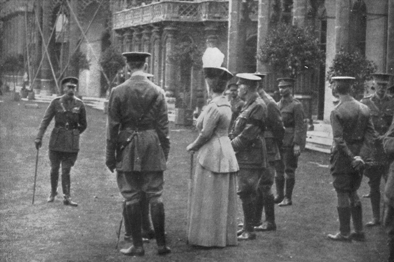 H.M. V. György király és Mária királyné a keleti pázsiton, 1915. augusztus 25., 1939. alkotó: Unbekannt