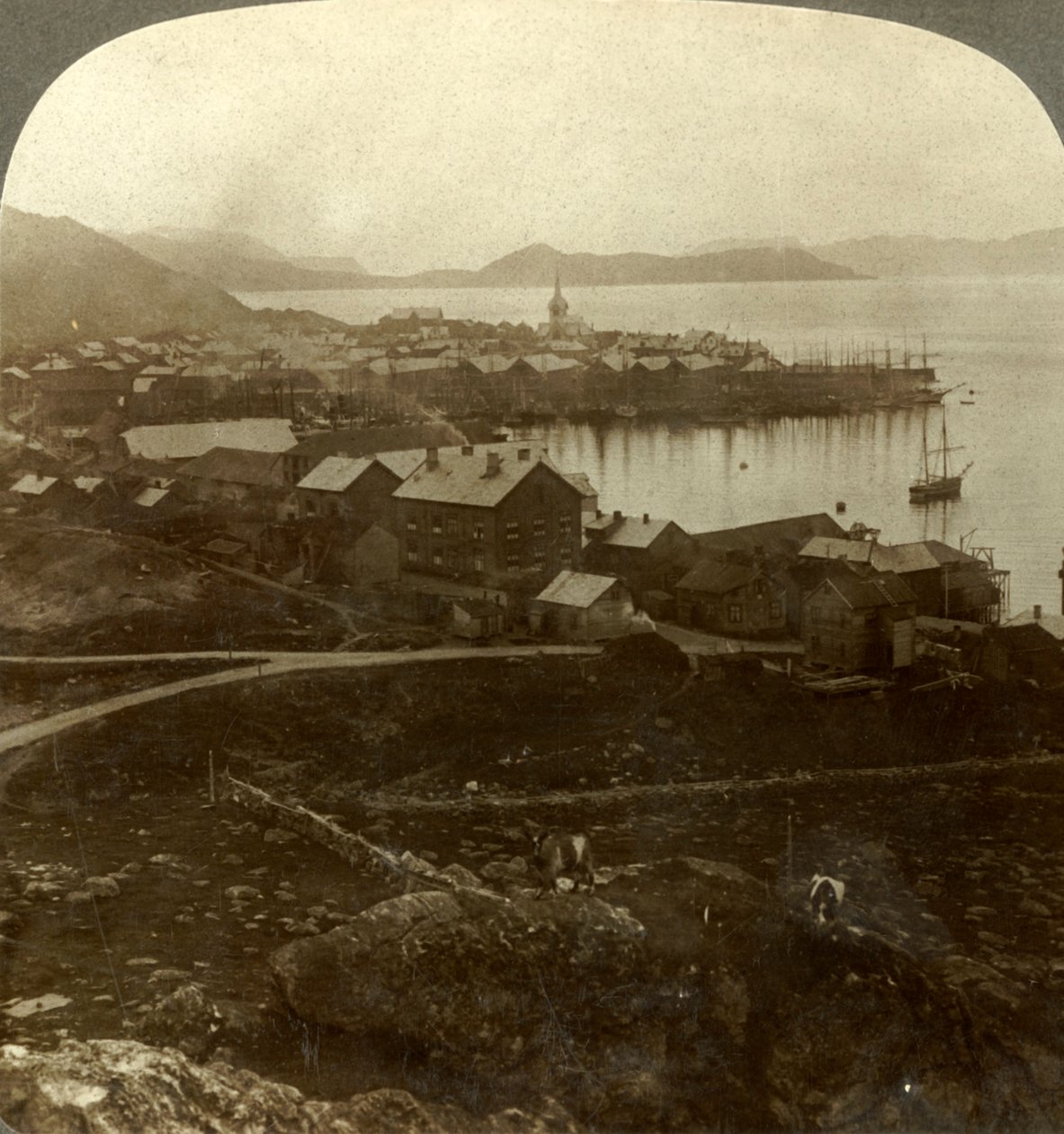 Hammerfest. A világ legészakibb városa – nincs naplemente május 13. és július 29. között, Norvégia, 1905. alkotó: Unbekannt