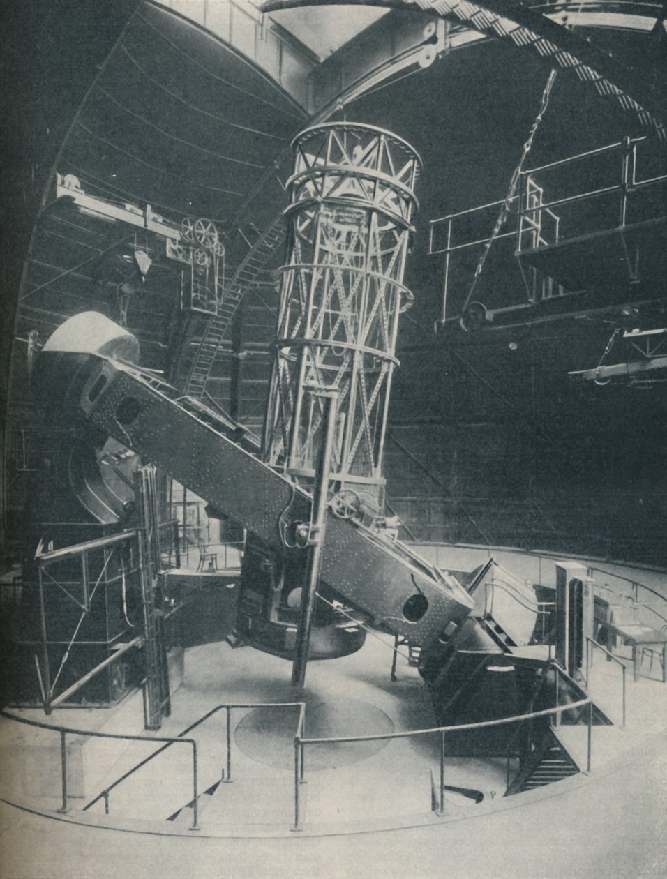 Acéllal és betonnal fedezett kör, 100 hüvelykes reflektor, c1935 alkotó: Unbekannt