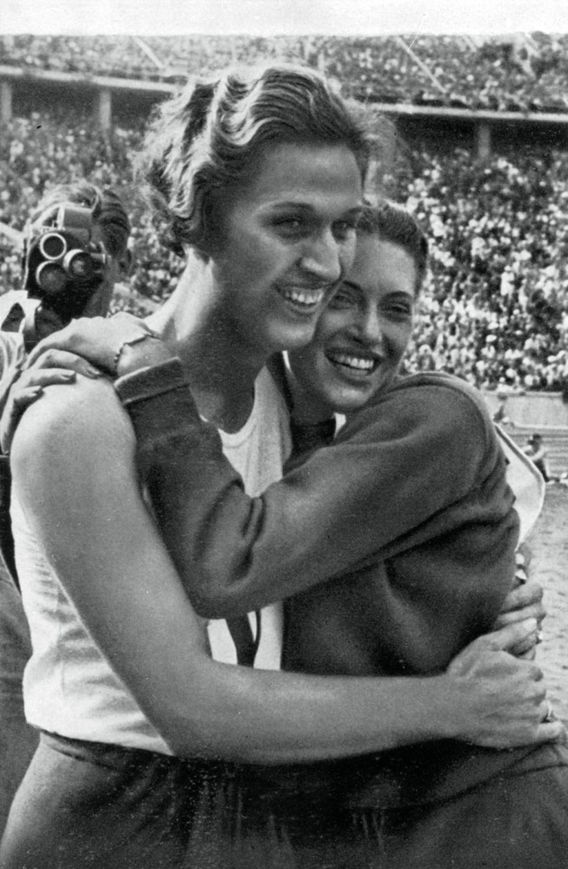 Helen Stephens és Alice Arden, amerikai sportolók, berlini olimpia, 1936 alkotó: Unbekannt