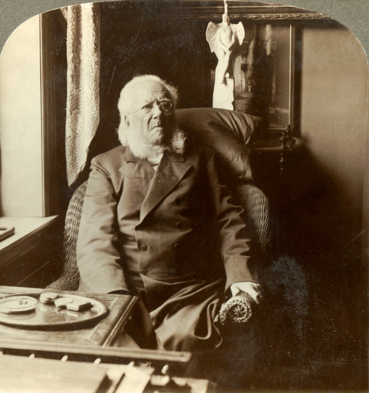Henrik Ibsen, a költő, aki előtt az egész világ tiszteleg, otthon Christiania, Norvégia, 1905. alkotó: Unbekannt