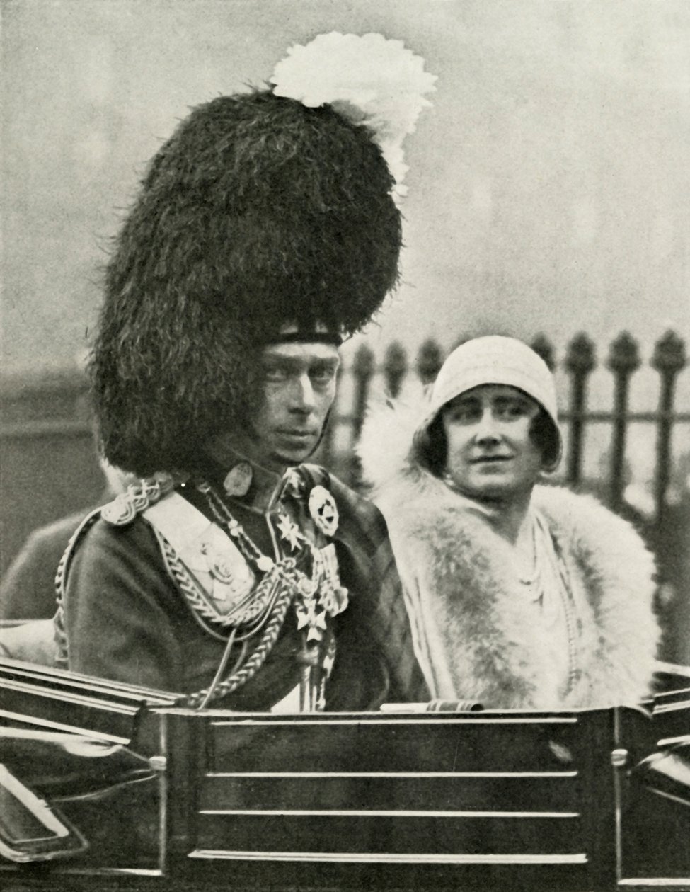Őfelsége Highland Dressben érkezik az Edinburgh-i St. Giles-katedrálisba, 1929, 1937. alkotó: Unbekannt