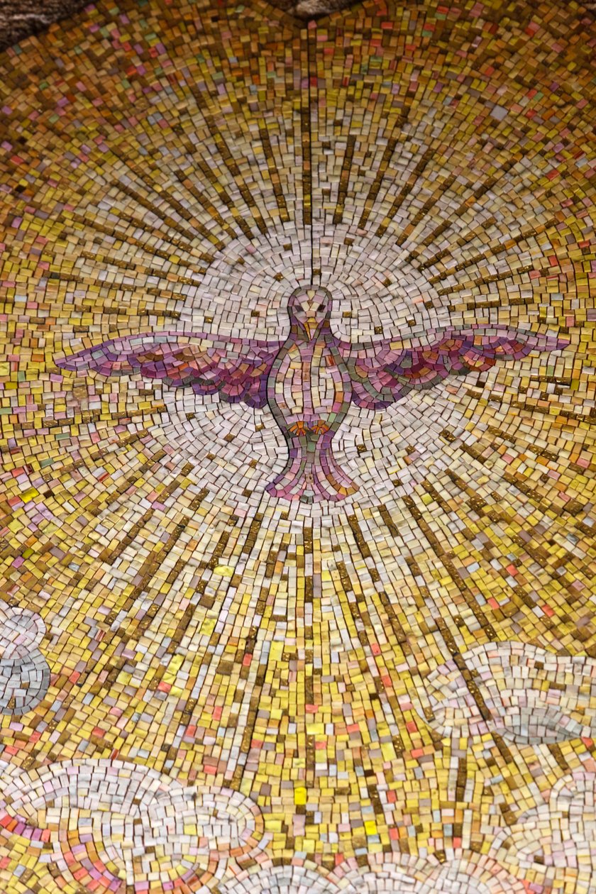 Szentlélek szimbólum mozaik a Sacro Cuore di Gesu templomban, Gallipoli, Olaszország alkotó: Unbekannt
