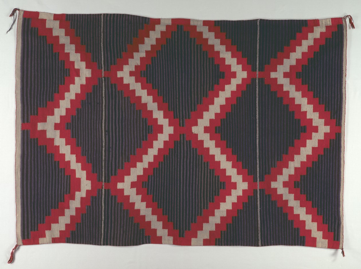 Hubbell Revival stílusú szőnyeg Moki Moqui csíkokkal, c. 1890-1910. alkotó: Unbekannt