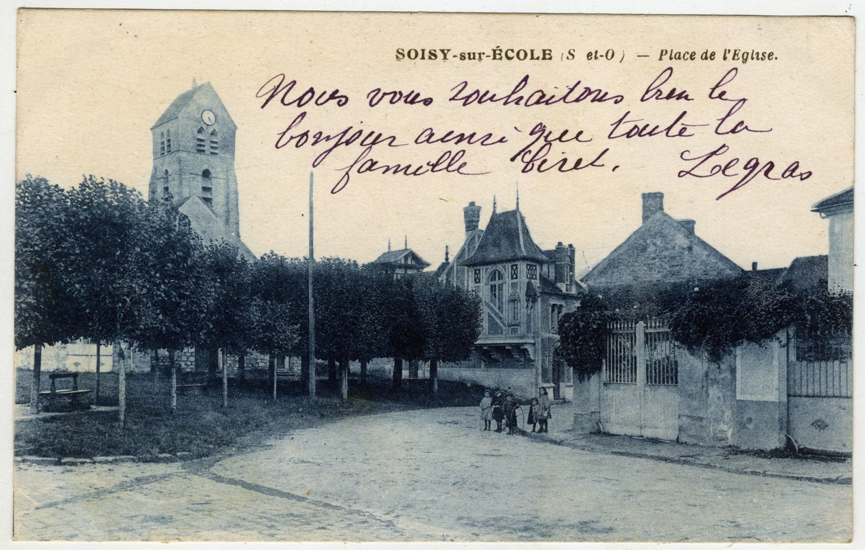 Ile de France, Essonne (91), Soisy sur Ecole (Soisy-sur-Ecole): Templom tér – Képeslap 19. század vége – 20. század eleje alkotó: Unbekannt