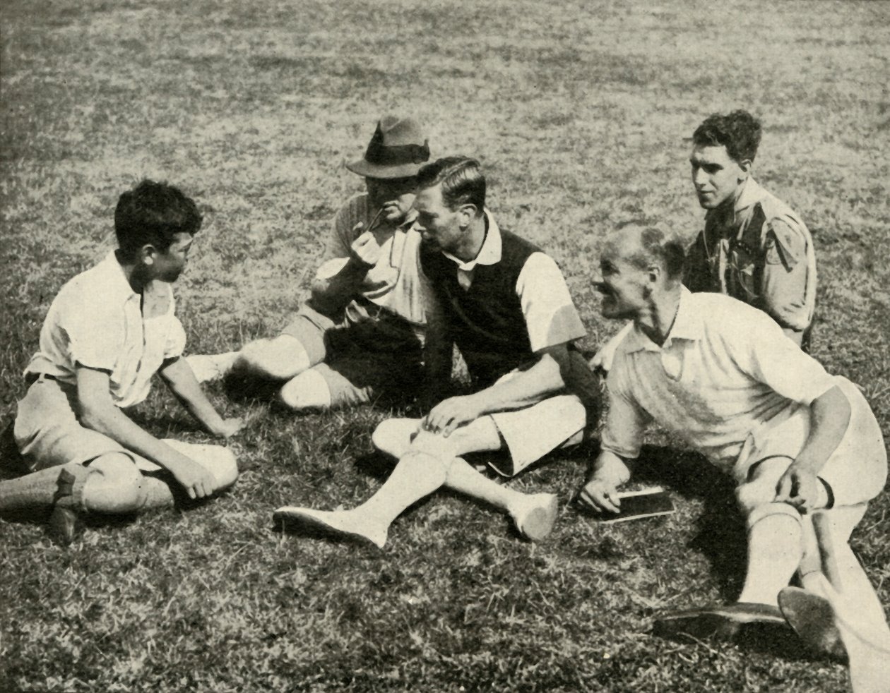A Southwold-i táborban, Suffolk: Barátságos beszélgetés, 1937. alkotó: Unbekannt