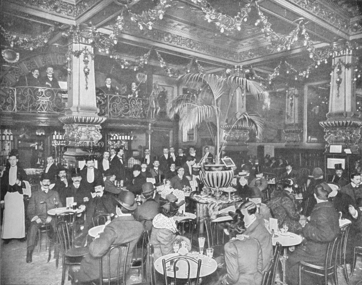 A sörözőben, Hotel de lEurope, Leicester Square, London c1903 1903 alkotó: Unbekannt