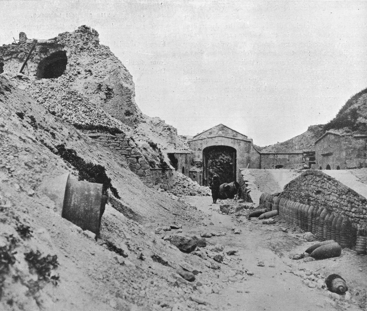 Sedd el Bahr összeomlott erődjének belsejében, 1915 alkotó: Unbekannt
