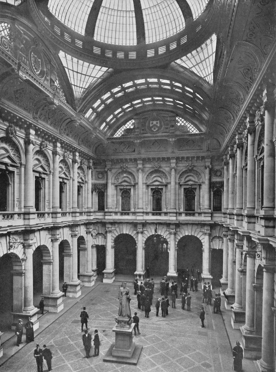 A Royal Exchange belseje, City of London, 1910, 1911 alkotó: Unbekannt