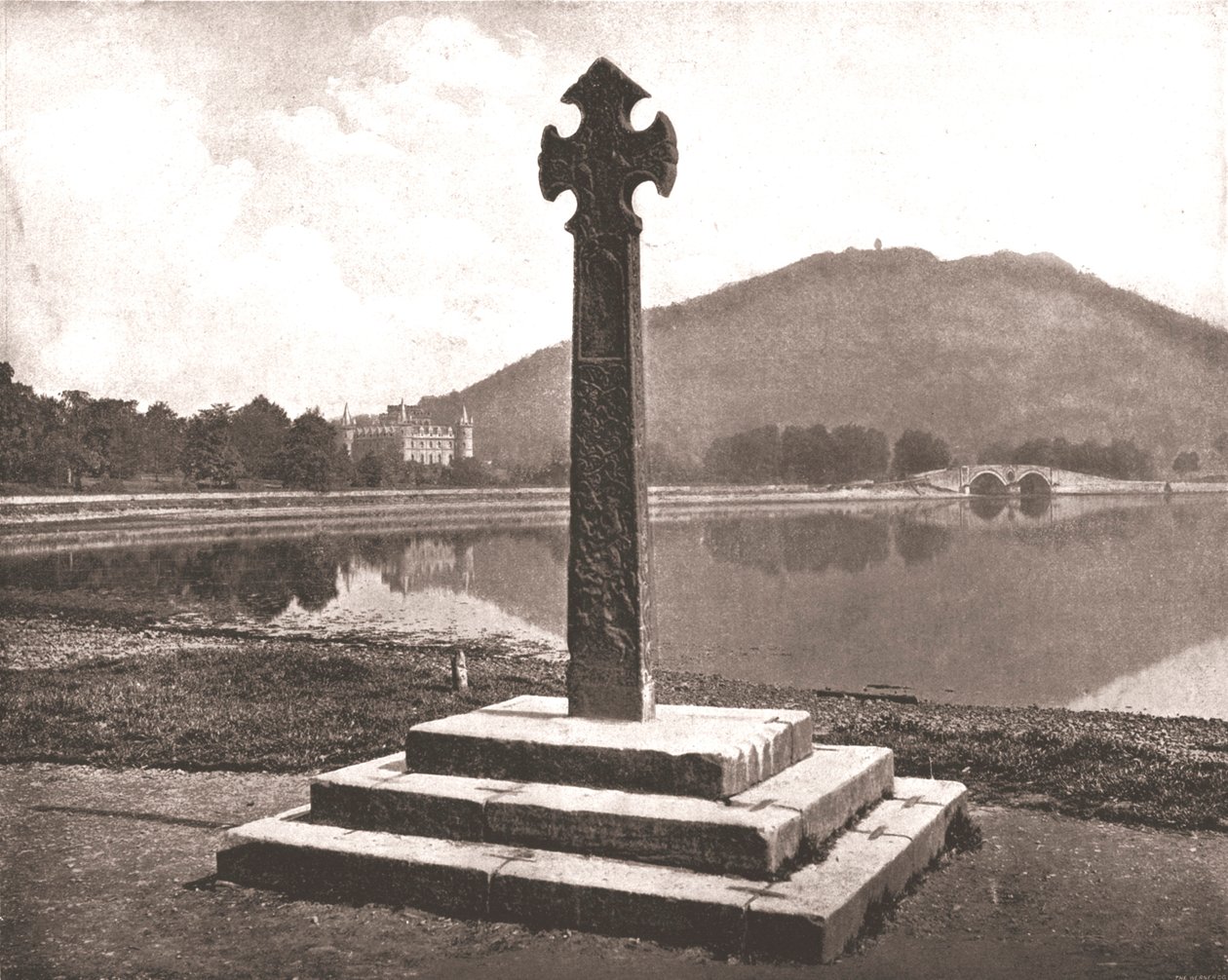 Inveraray kastély és kelta kereszt, Argyll, Skócia, 1894. alkotó: Unbekannt
