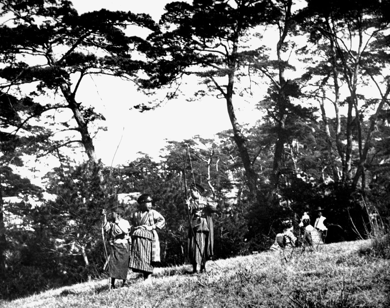 Japán gyerekek íjakkal játszanak, Korea, 1900 alkotó: Unbekannt