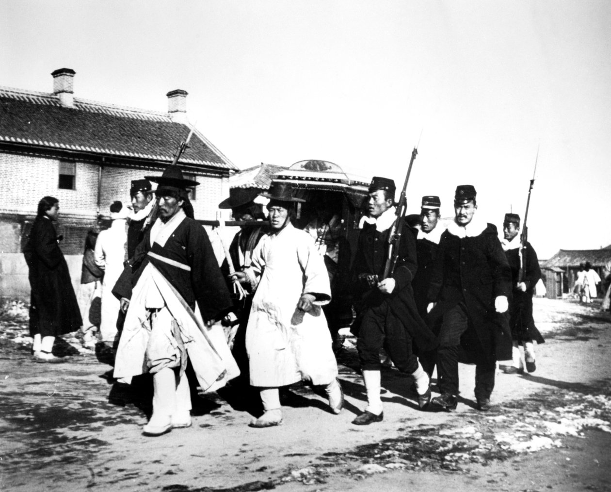 Japán tisztviselők és katonák, Korea, 1900 alkotó: Unbekannt