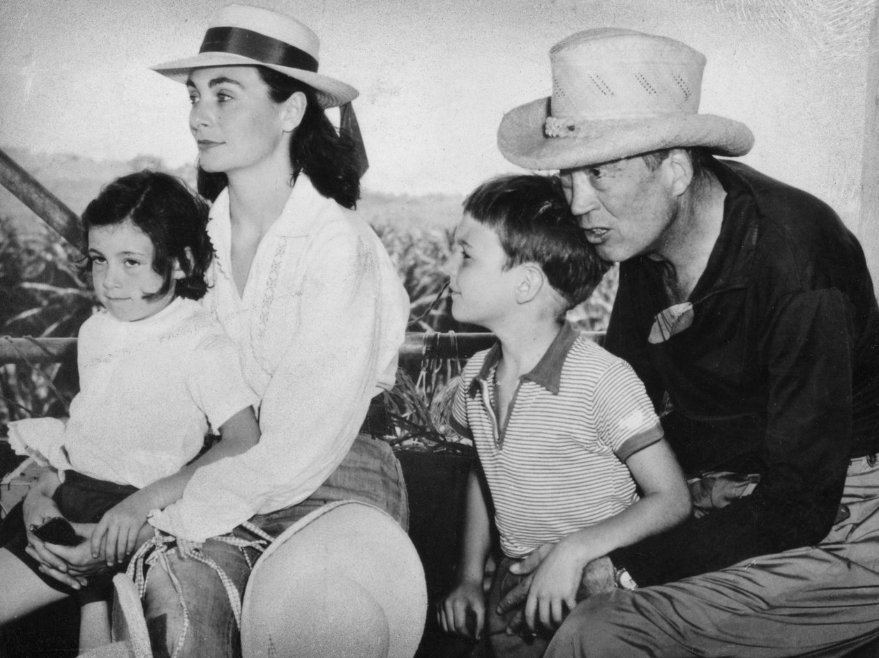 John Huston 1906-1987, amerikai filmrendező és színész, 1957 alkotó: Unbekannt