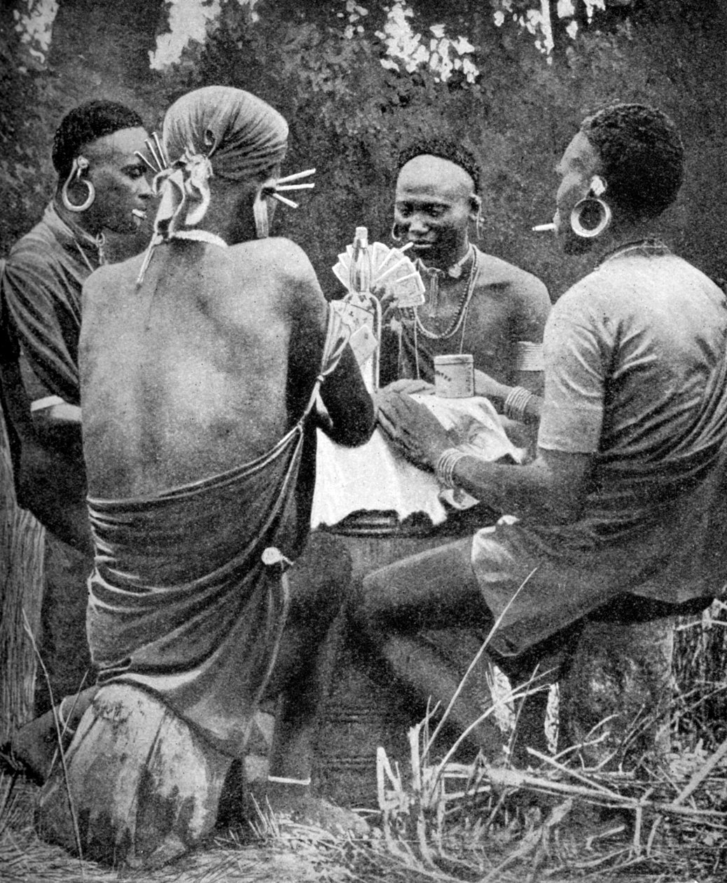 Kártyázó kenyai férfiak, 1922 alkotó: Unbekannt