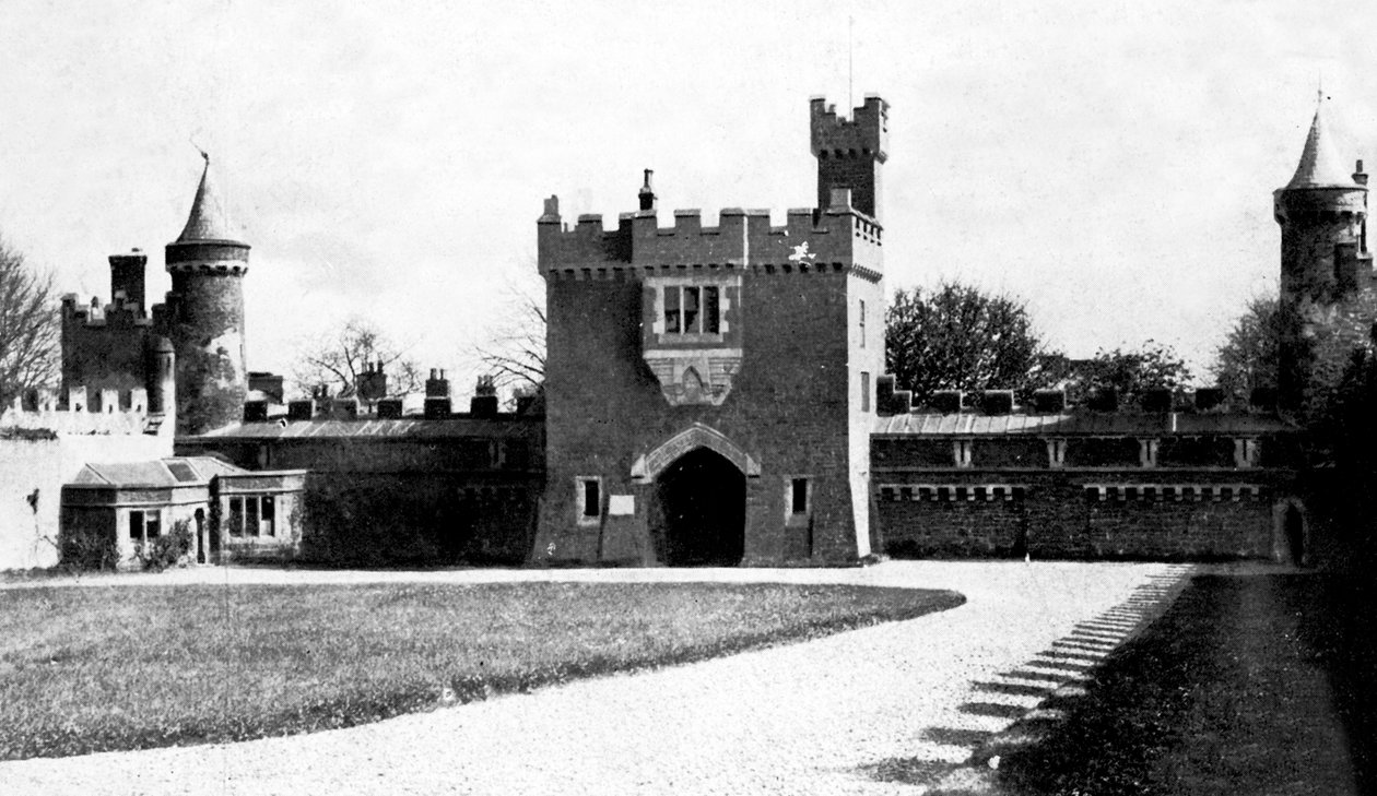 Killyleagh kastély udvara, Killyleagh, Down County, Észak-Írország, XX. század eleje alkotó: Unbekannt