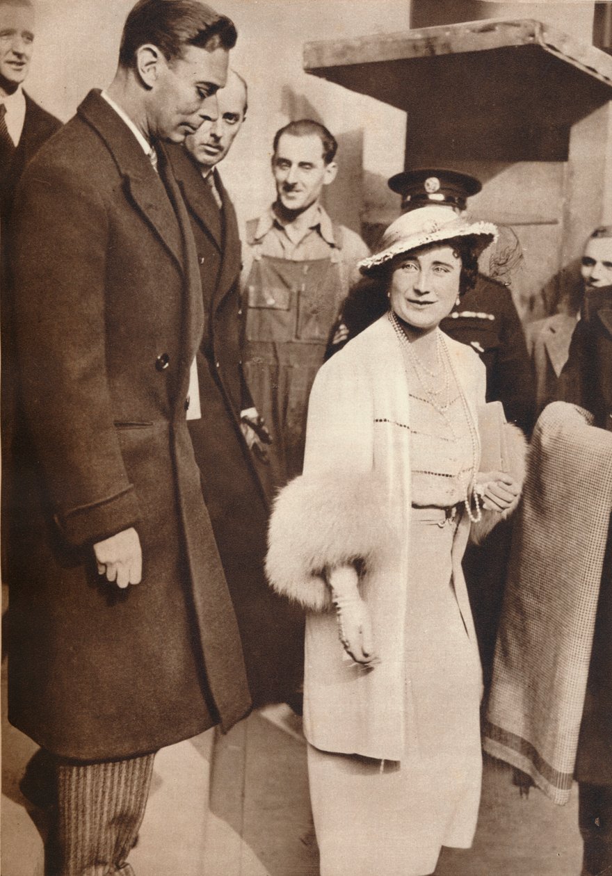 VI. György király és Erzsébet királynő az 1937-es koronázási főpróbát elhagyják alkotó: Unbekannt