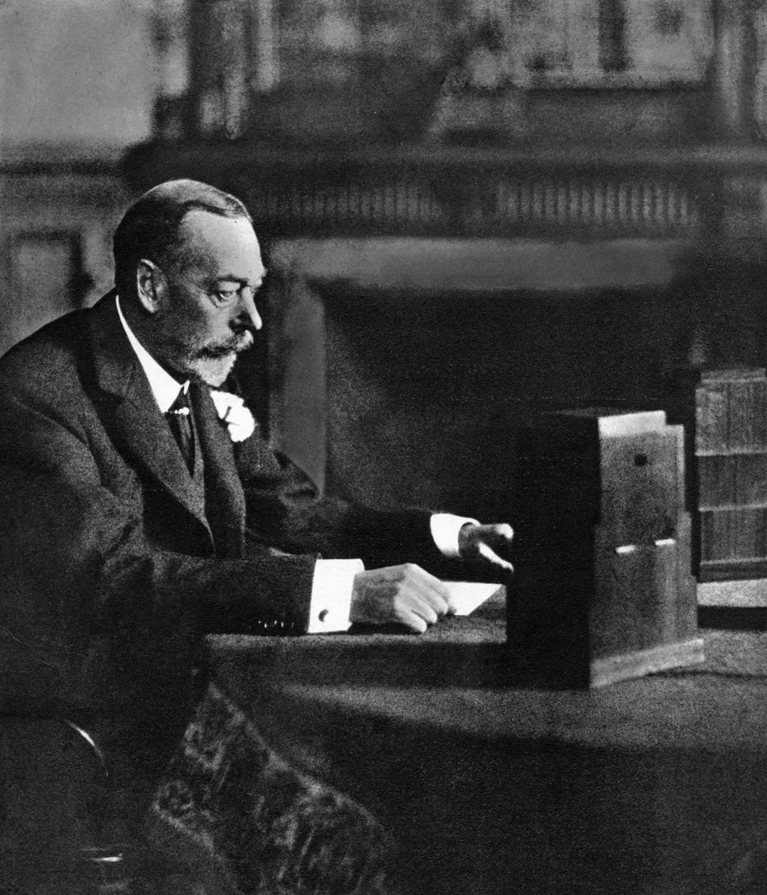 V. György király sugárzott a birodalomnak karácsony napján, Sandringham, 1935 alkotó: Unbekannt