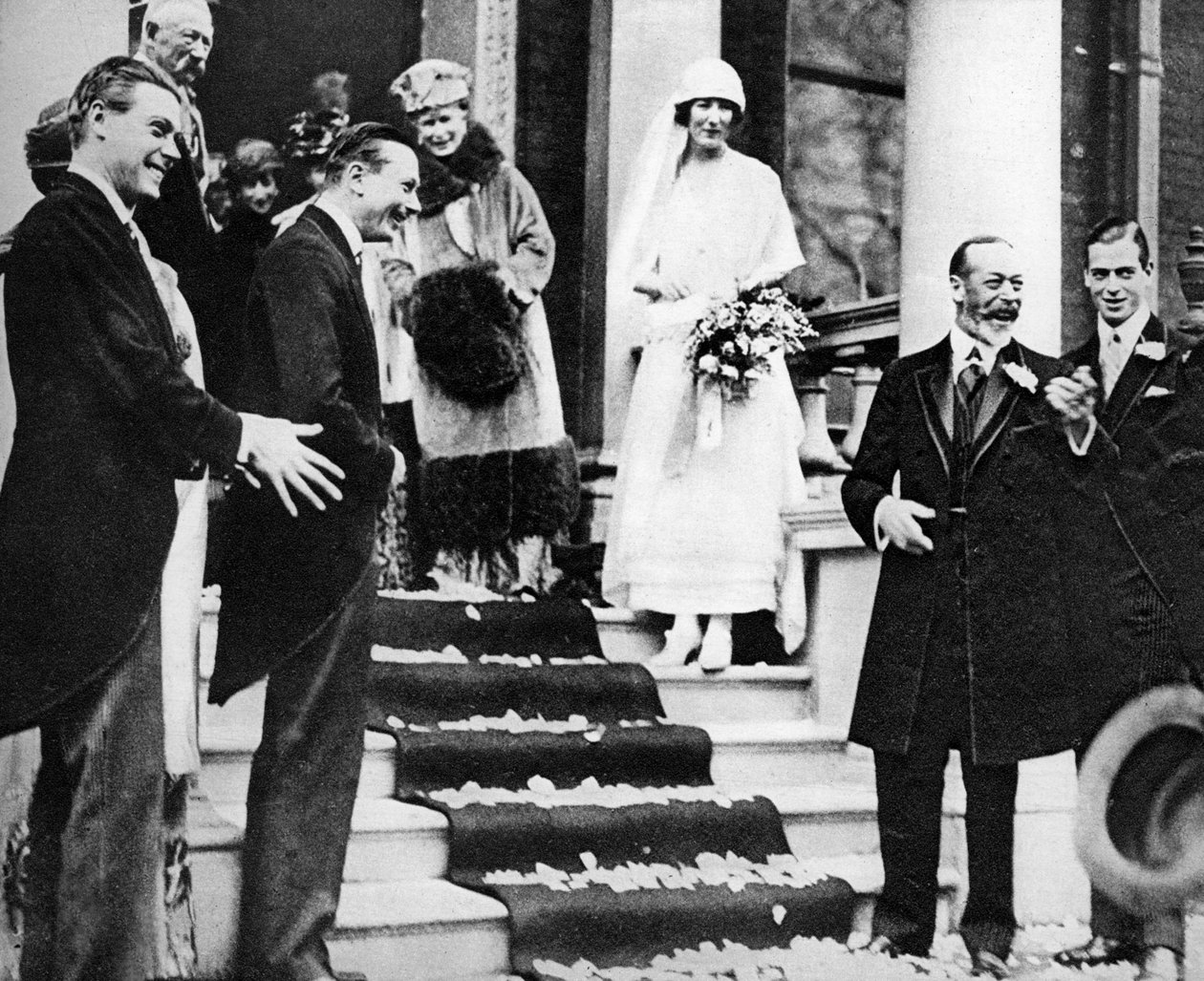 V. György király jókívánságokat int Maud hercegnőnek, amikor nászútjára indul, 1923-ban alkotó: Unbekannt