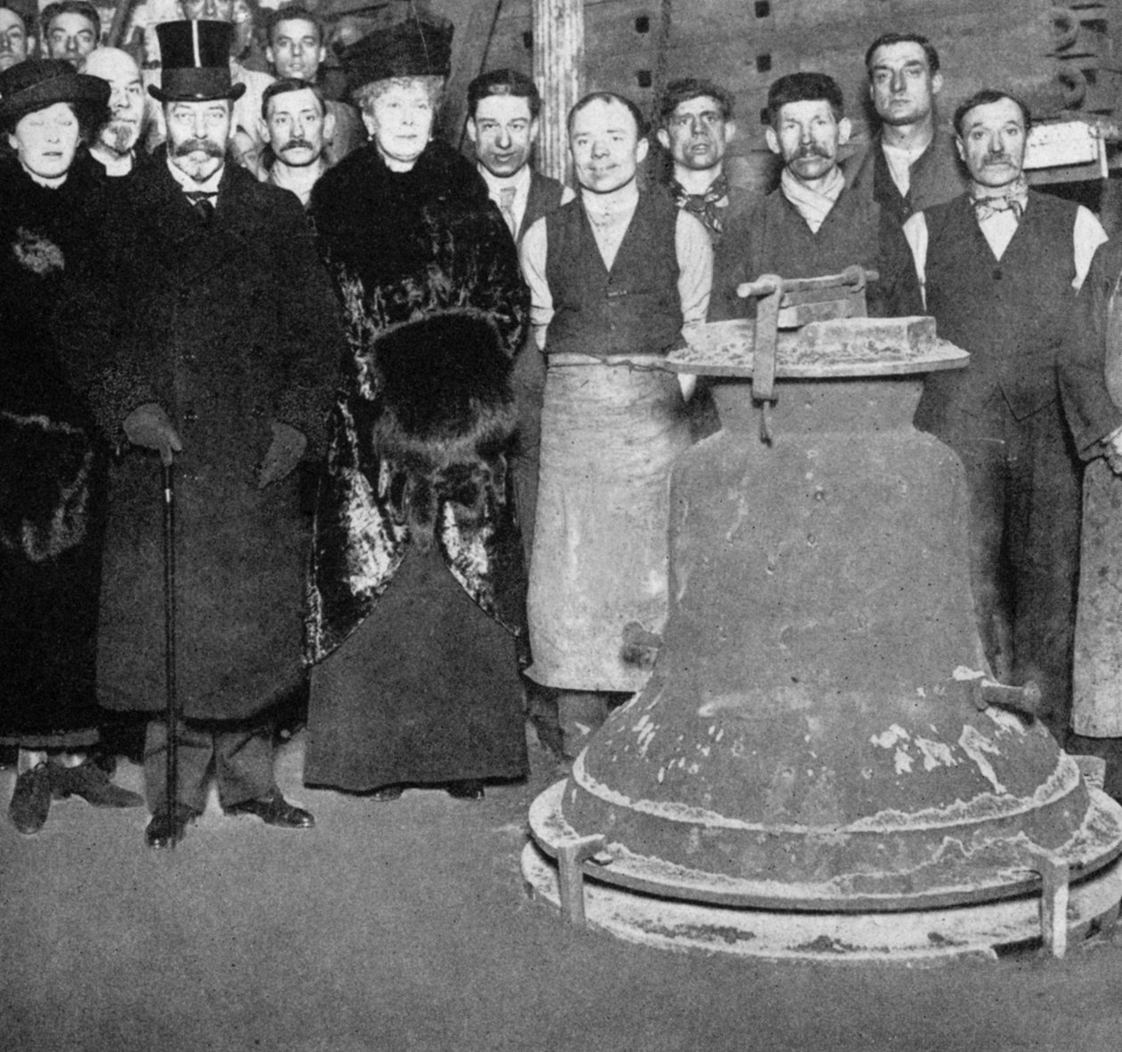György király a Westminster Abbey győzelmi harangjával, 1910-es évektől 1920-ig 1936 alkotó: Unbekannt