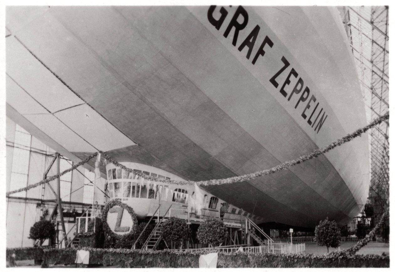 A Zeppelin LZ127 Graf Zeppelin indítási ceremóniája, Friedrichshafen, Németország, 1928. július 9., 1933 alkotó: Unbekannt