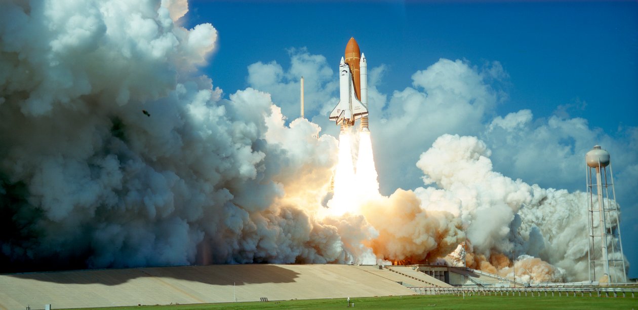 A Challenger űrrepülőgép felbocsátása a Kennedy Űrközpontból, Florida, USA, 1985 alkotó: Unbekannt