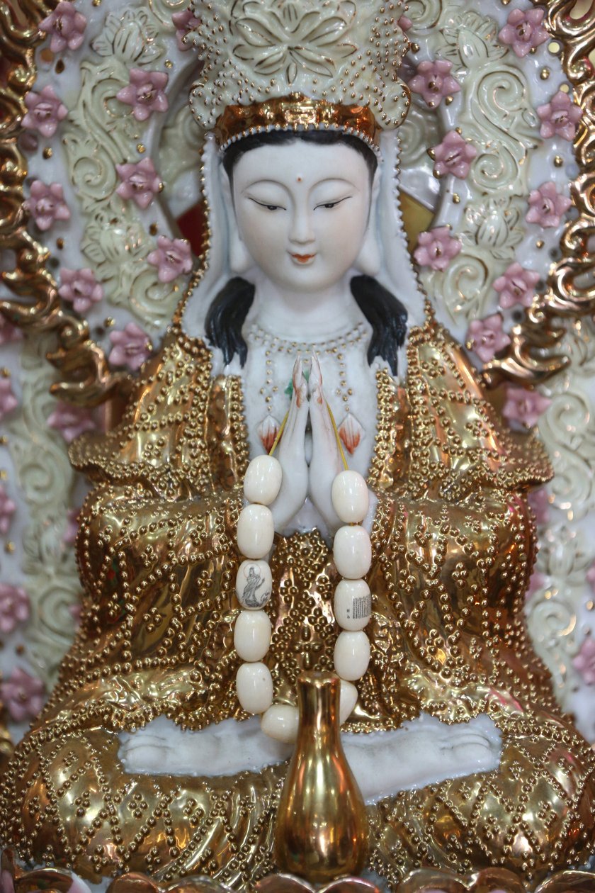 Leong San buddhista templom. Guan Yin Bodhisattva szobra. Szingapúr alkotó: Unbekannt