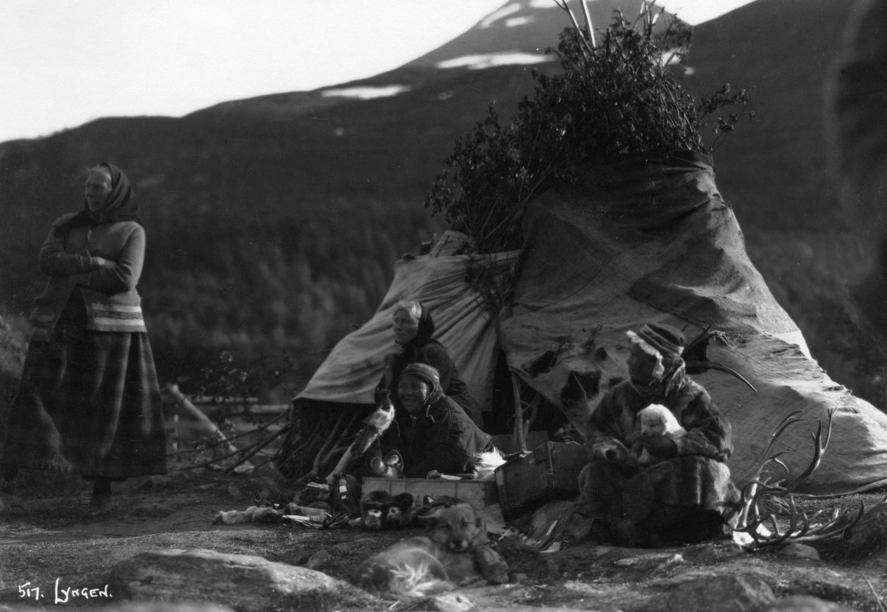 Helyi nők, Lyngen, Észak-Norvégia, 1920-c1930-as évek alkotó: Unbekannt