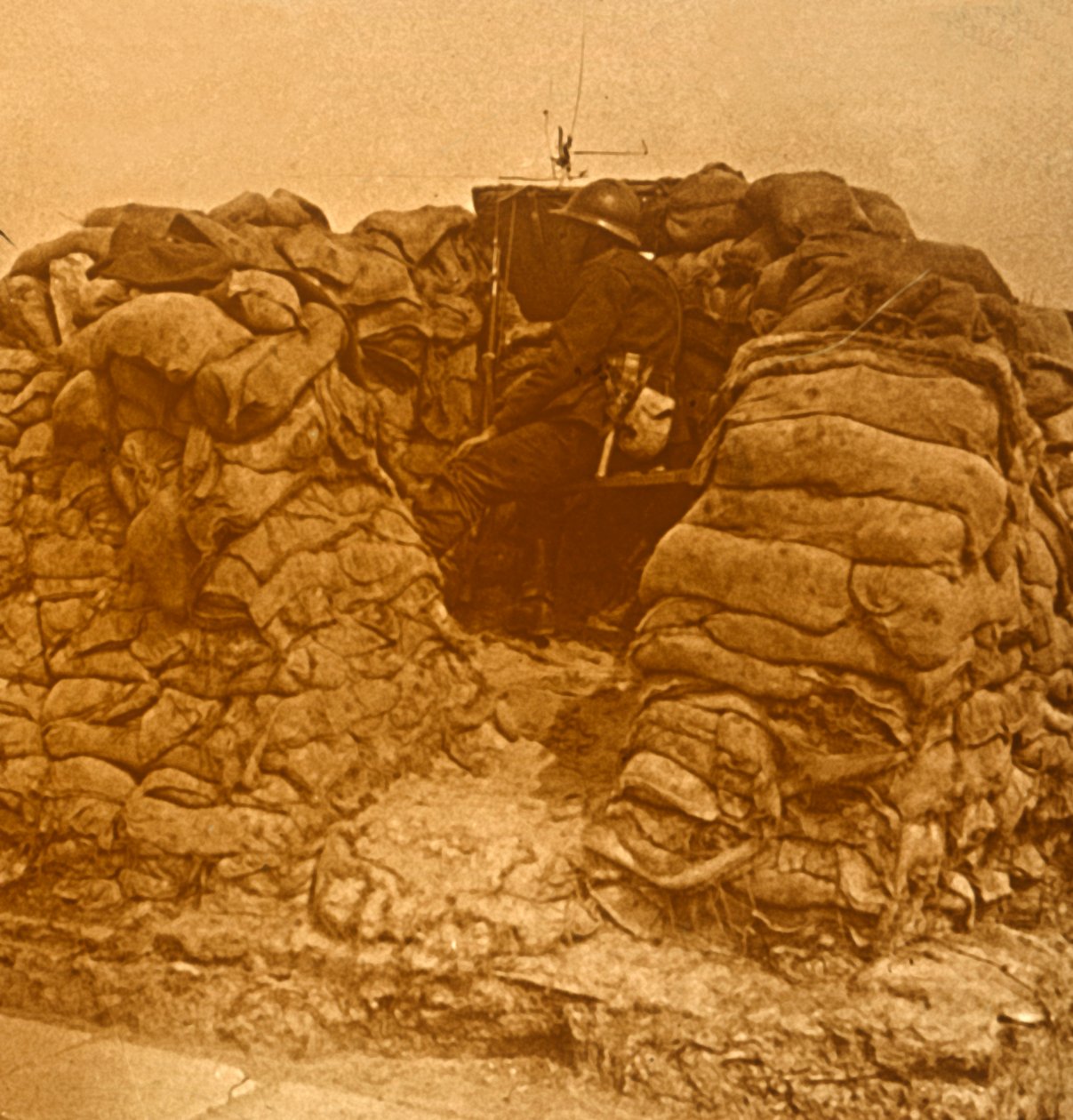 Figyelem a fronton, c1914-c1918 alkotó: Unbekannt