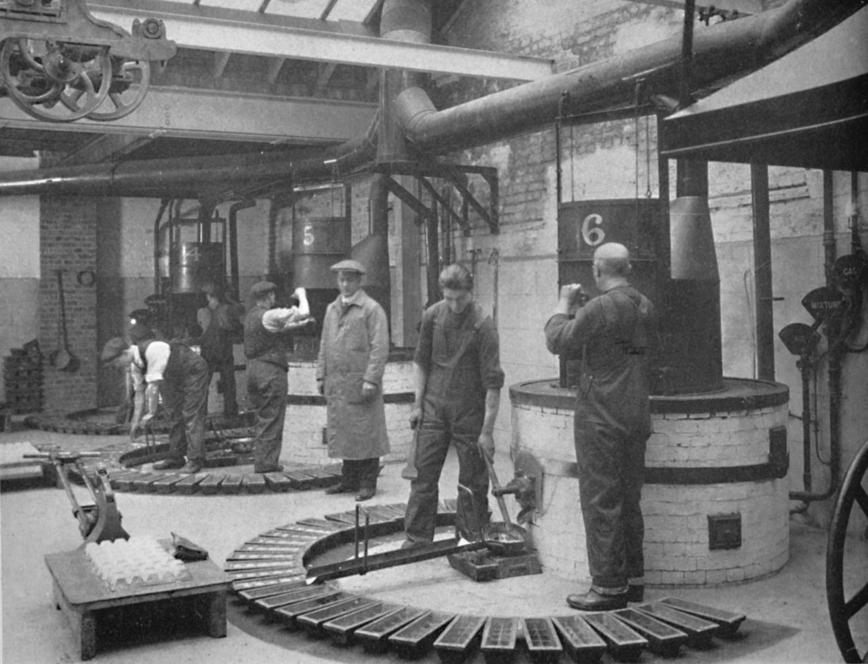 Fryotype nyomdai fém készítése a londoni öntödében, 1919 alkotó: Unbekannt