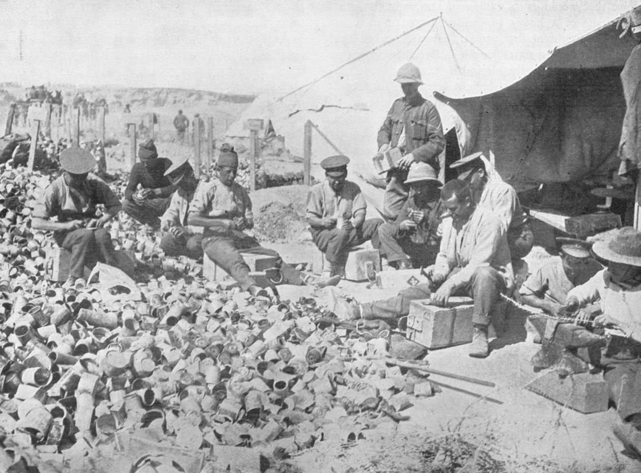Bombák készítése bádogdobozokból Gallipoliban, 1915 alkotó: Unbekannt