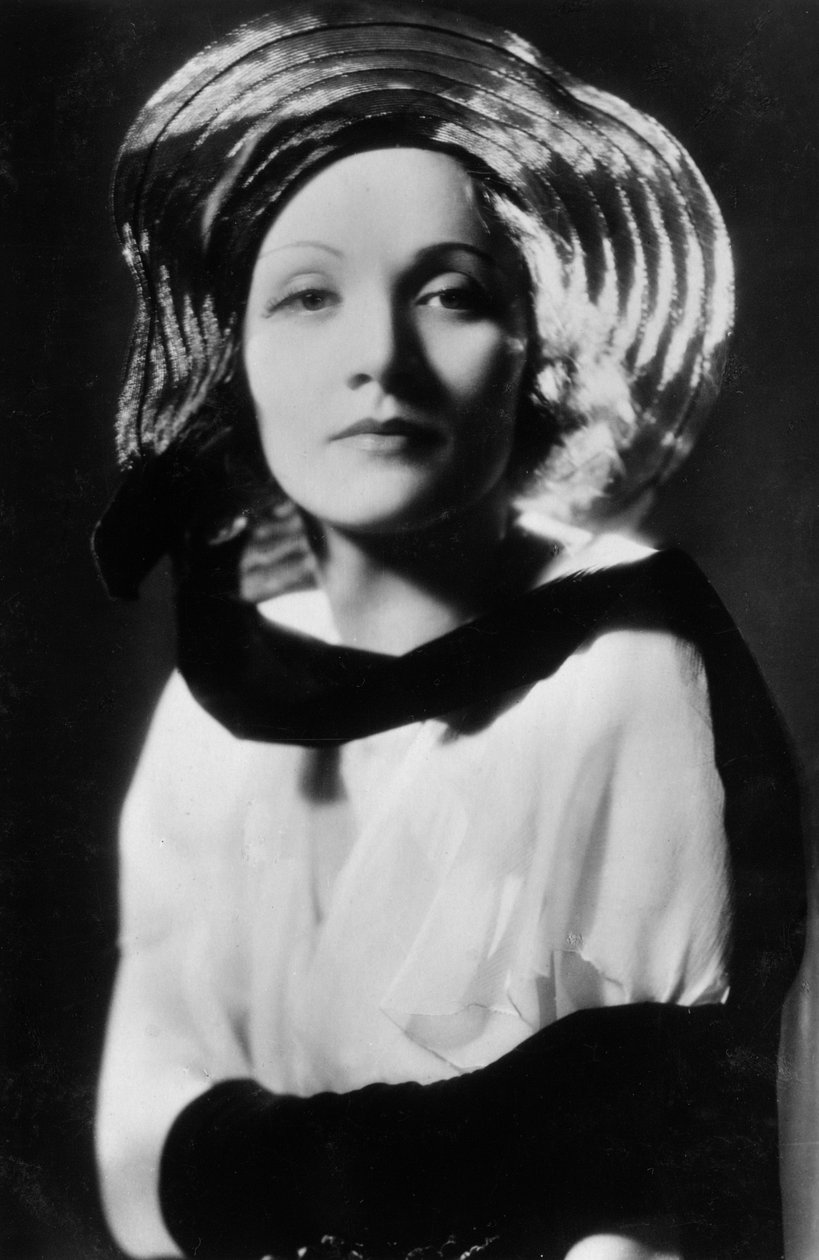 Marlene Dietrich 1901-1992, német származású amerikai színésznő, énekes és előadóművész, XX. alkotó: Unbekannt