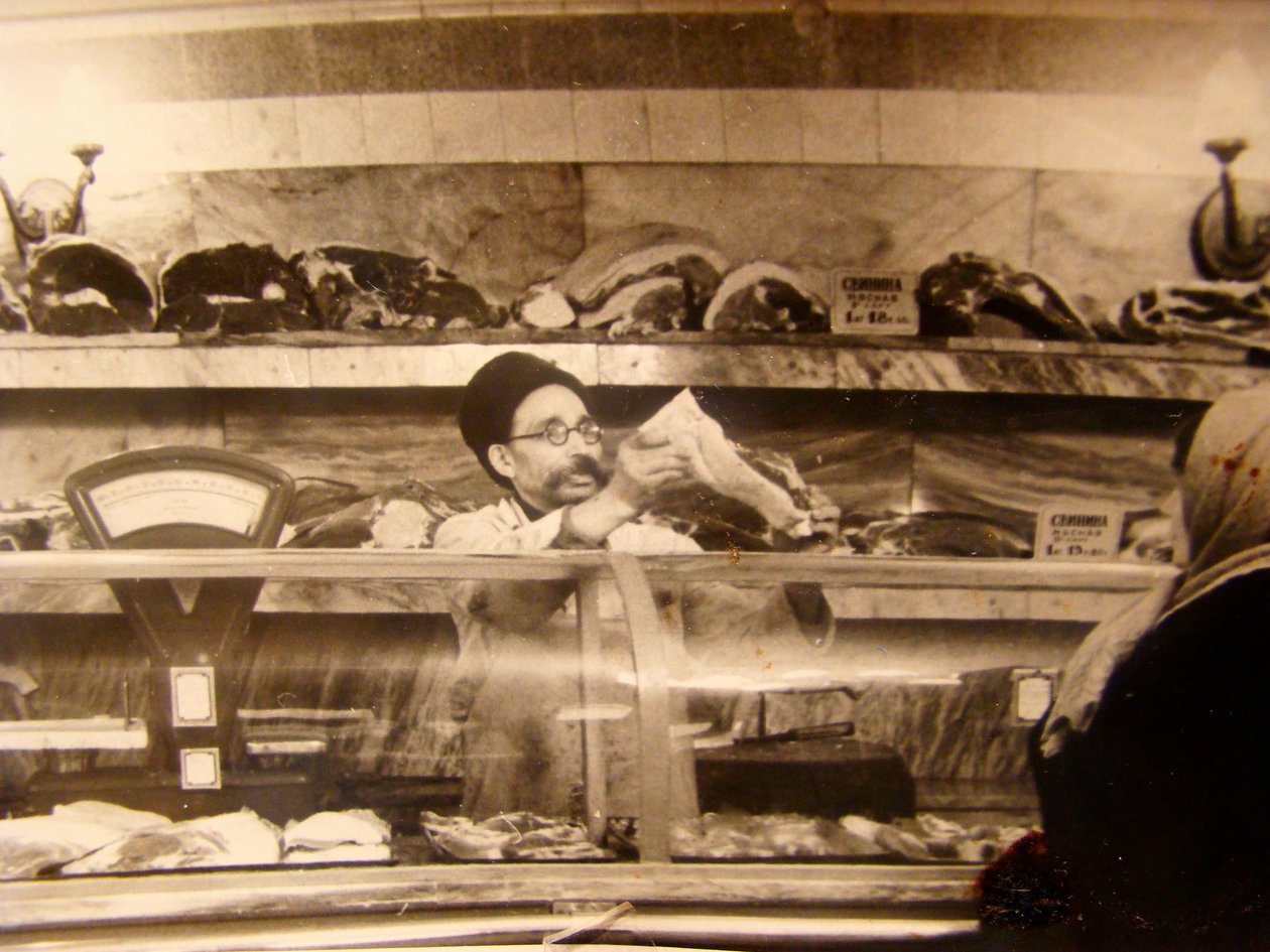 Húspult egy szovjet élelmiszerboltban, Szovjetunió, 1960-as évek alkotó: Unbekannt