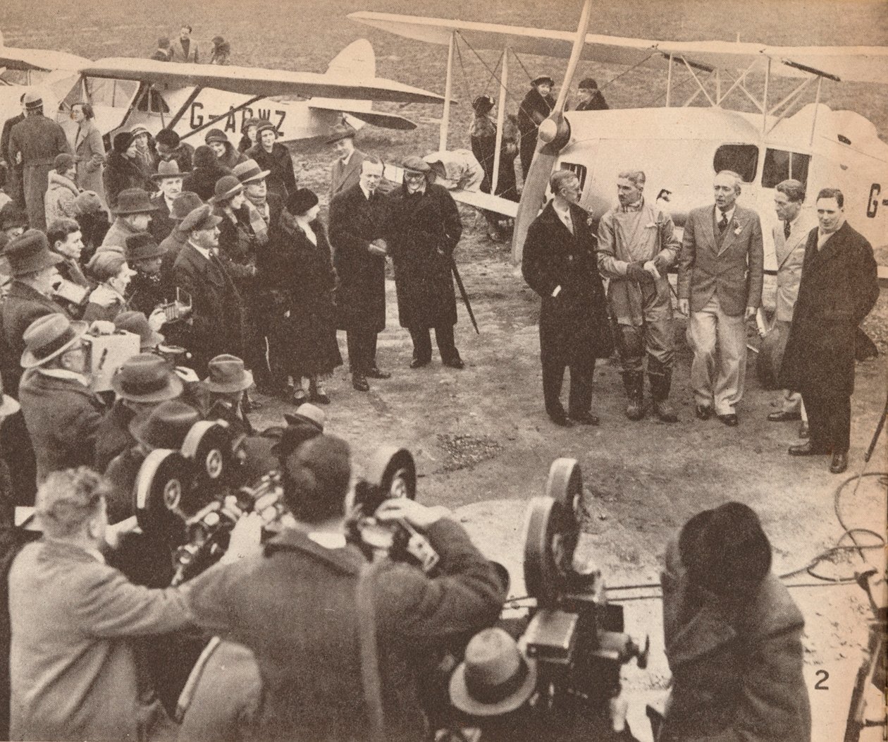 Az expedíció tagjai a Heston repülőtéren, 1933. február 17-én, közvetlenül Indiába indulás előtt, c1 alkotó: Unbekannt