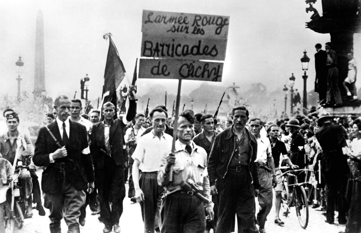 Az Ellenállás tagjai felvonulnak a Place de la Concorde-on, Párizs felszabadítása, 1944. augusztus alkotó: Unbekannt