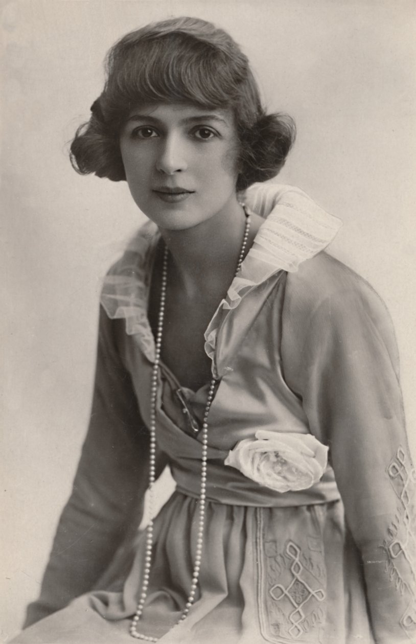 Miss Julia James, 1890-1964, c1930. alkotó: Unbekannt