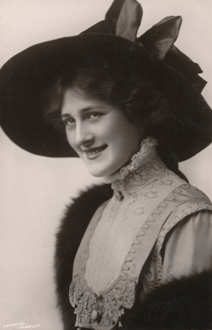 Miss Phyllis Dare, 1890-1975, c1930. alkotó: Unbekannt