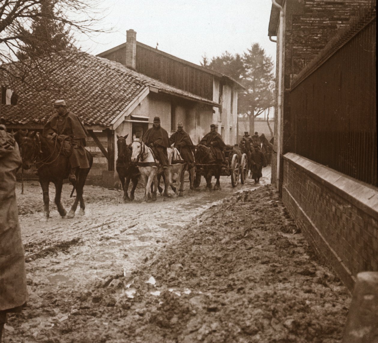 Lovas francia katonák tüzérséggel, c1914-c1918 alkotó: Unbekannt