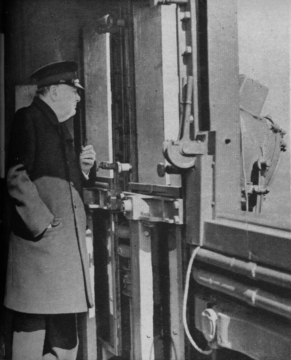 Churchill úr a hadihajó hídján, 1943-44 alkotó: Unbekannt