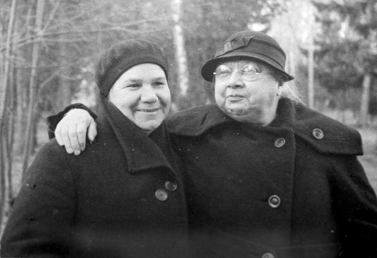 Nadezhda Krupskaya, Lenin felesége, egy barátjával, 1936 alkotó: Unbekannt