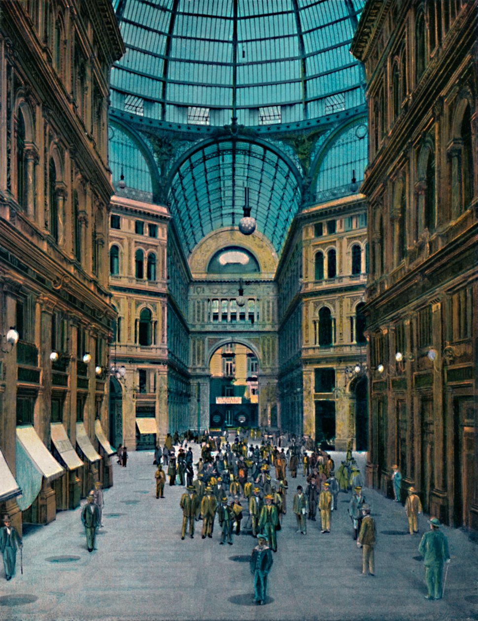 Nápoly - Galleria Umberto I belseje, Galleria Umberto I belseje, 1900 körül. alkotó: Unbekannt