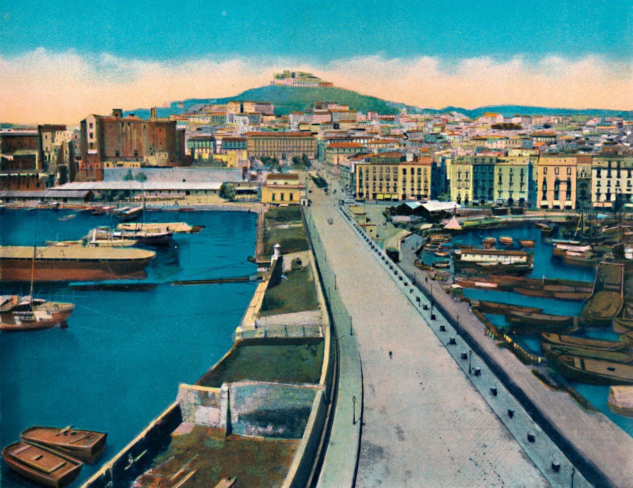 Nápoly – Via Molo Col Castel S. Elmo, c1900. alkotó: Unbekannt